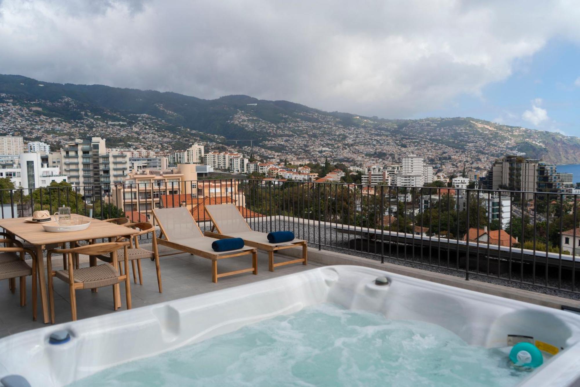 Green Boat By Madeira Best Apartments Funchal  Exterior photo